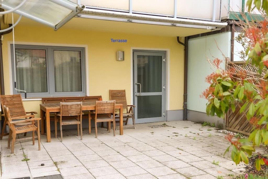 Freundliche Wohnung Mit Parkplatz Und Terrasse Neubrandenburg Kültér fotó